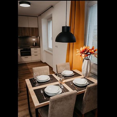 Old Town City Center Apartment 2 - Private Parking Included โกชิเซ ภายนอก รูปภาพ