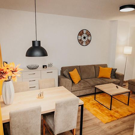 Old Town City Center Apartment 2 - Private Parking Included โกชิเซ ภายนอก รูปภาพ