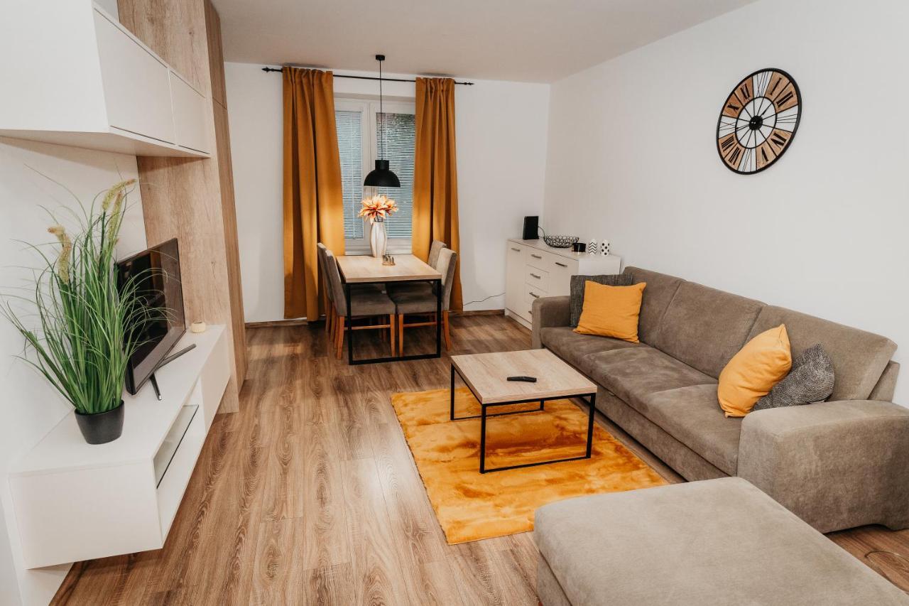Old Town City Center Apartment 2 - Private Parking Included โกชิเซ ภายนอก รูปภาพ