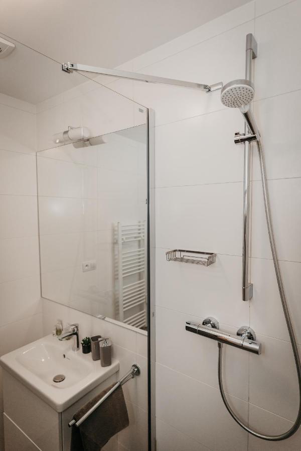 Old Town City Center Apartment 2 - Private Parking Included โกชิเซ ภายนอก รูปภาพ