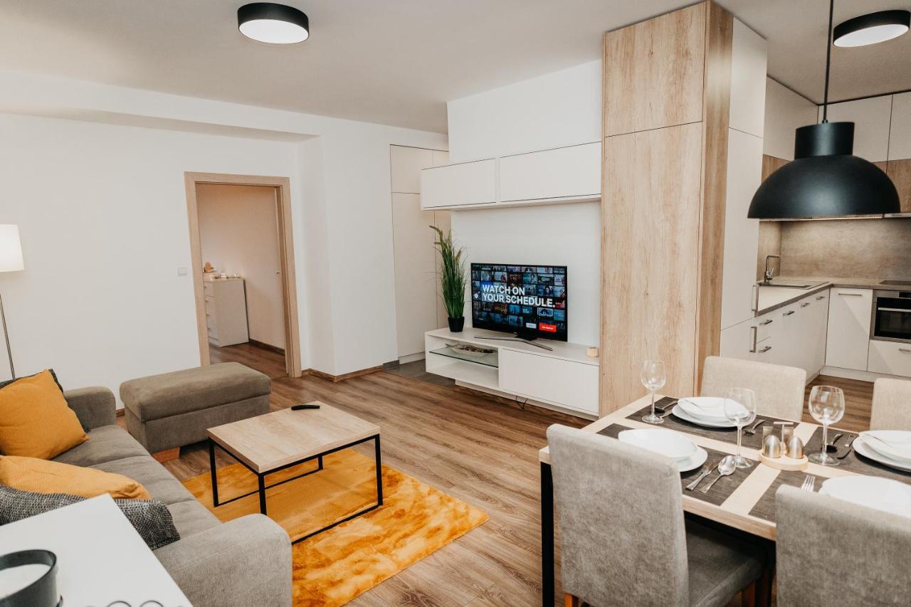 Old Town City Center Apartment 2 - Private Parking Included โกชิเซ ภายนอก รูปภาพ