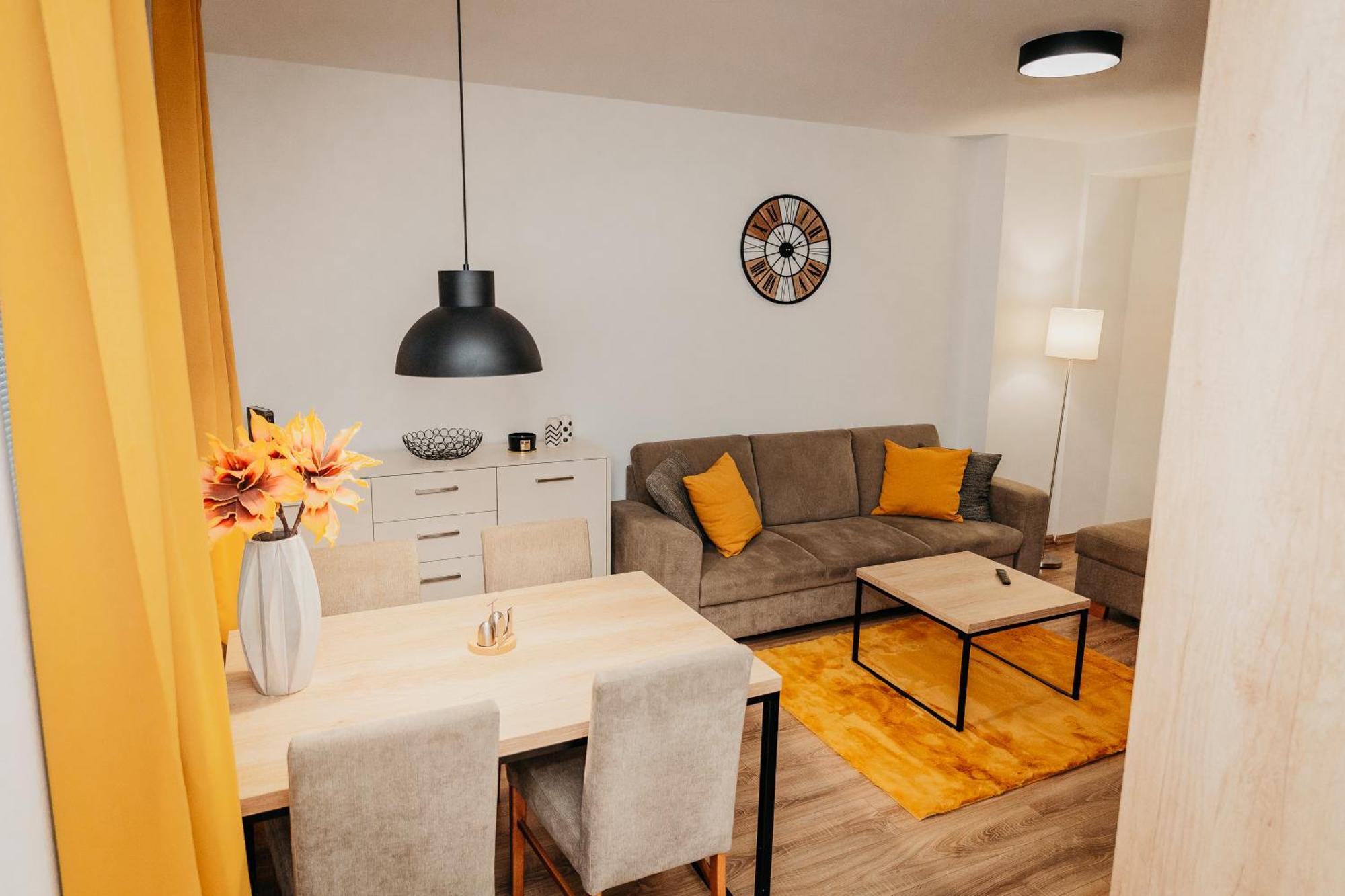 Old Town City Center Apartment 2 - Private Parking Included โกชิเซ ภายนอก รูปภาพ